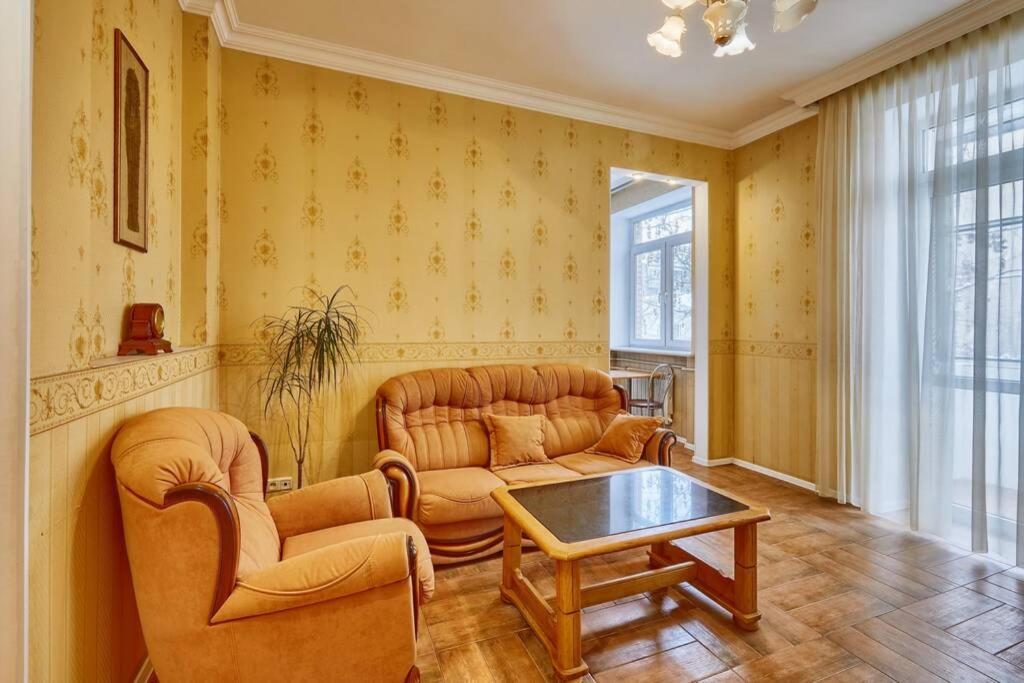 Apartment Near Bessarabsky Square Kyiv Exterior foto