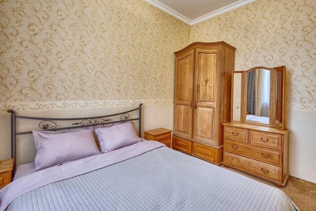Apartment Near Bessarabsky Square Kyiv Exterior foto