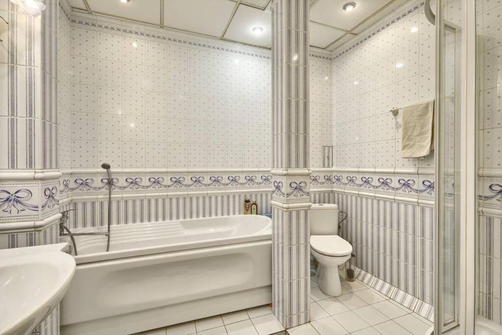 Apartment Near Bessarabsky Square Kyiv Exterior foto