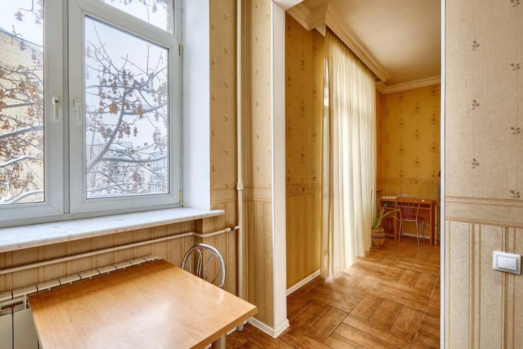 Apartment Near Bessarabsky Square Kyiv Exterior foto