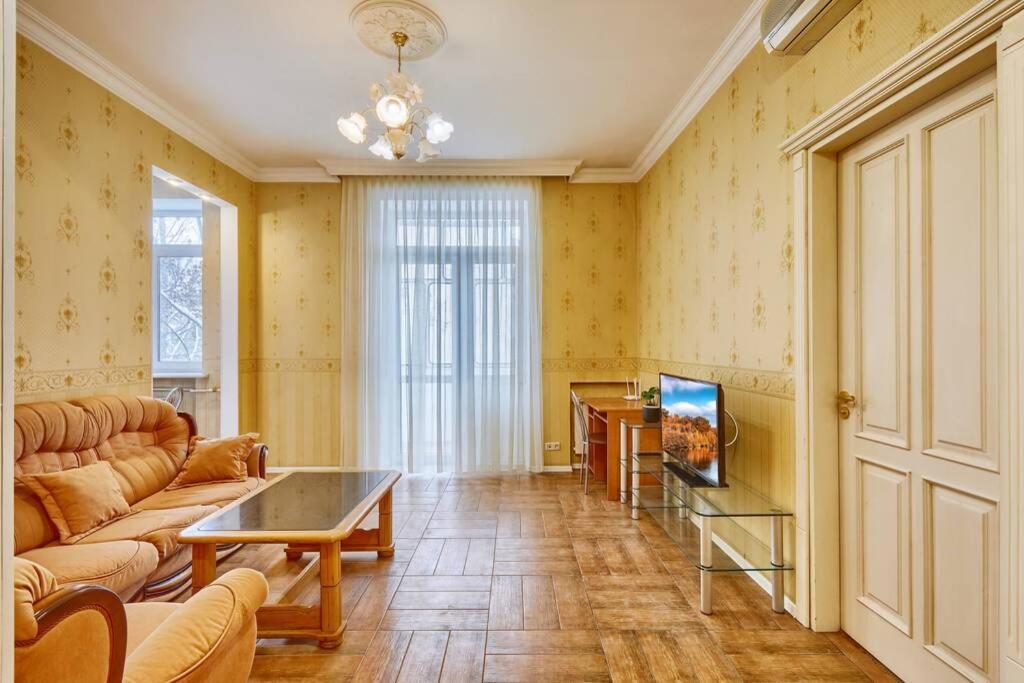 Apartment Near Bessarabsky Square Kyiv Exterior foto